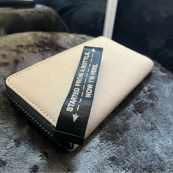 Wallet - Picture 6 of 7